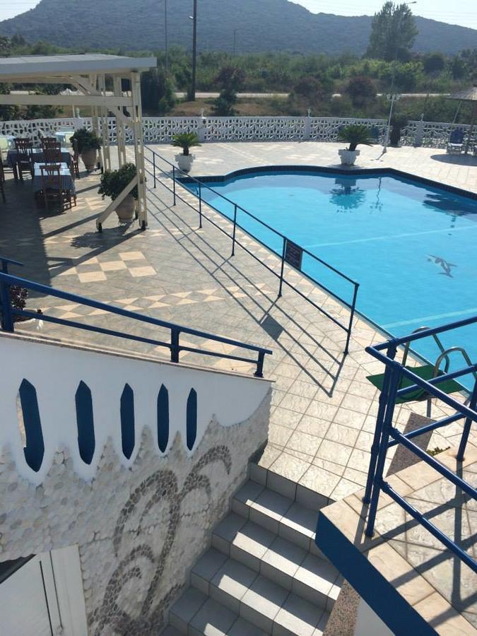 Gogas Palace Aparthotel Ammoudia Bagian luar foto