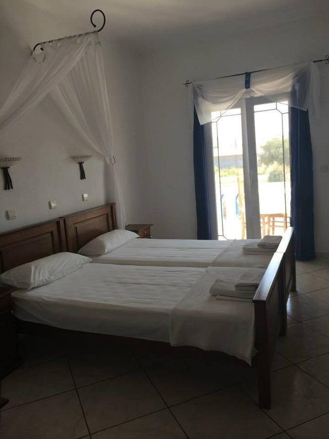 Gogas Palace Aparthotel Ammoudia Bagian luar foto