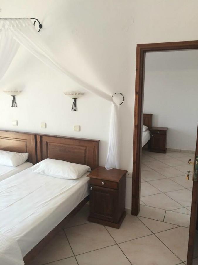 Gogas Palace Aparthotel Ammoudia Bagian luar foto
